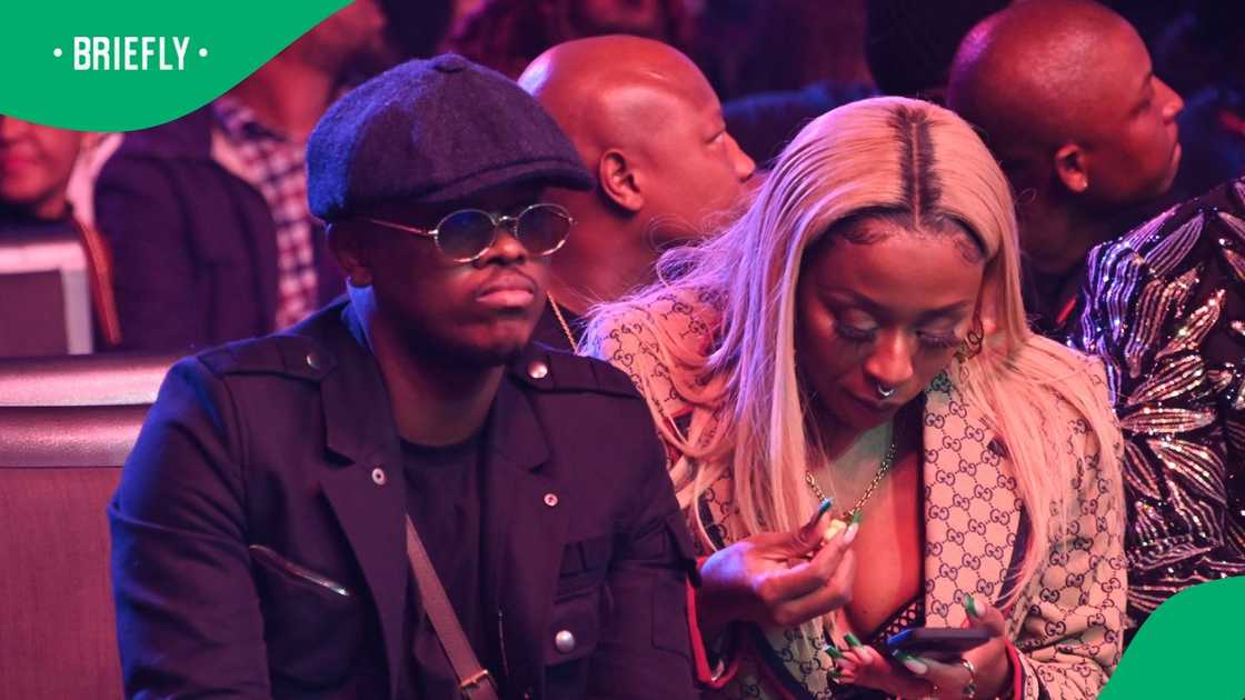 DJ Zinhle reveals Murdah Bongz's apology gift after recent fight DJ Zinhle reveals Murdah Bongz's apology gift after recent fight