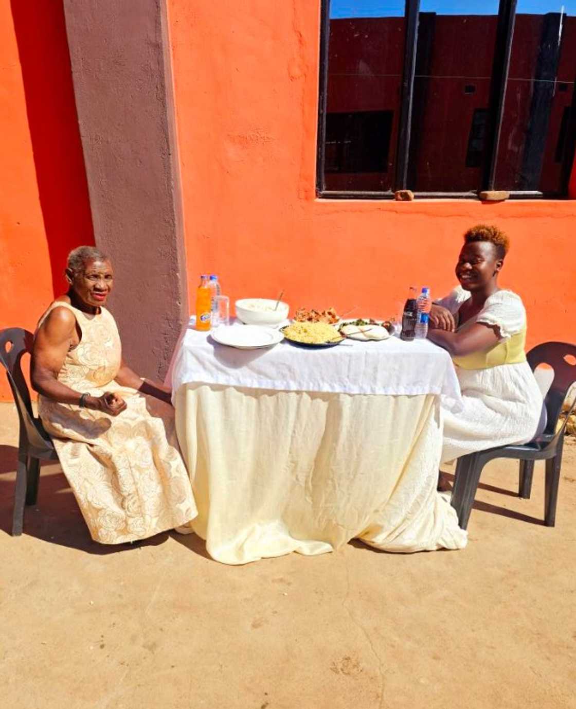 Young woman starts charity for elderly Young woman starts charity for elderly