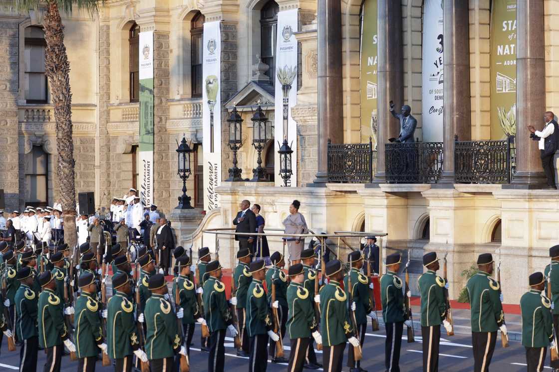 Netizens react to band playing Tyla's song