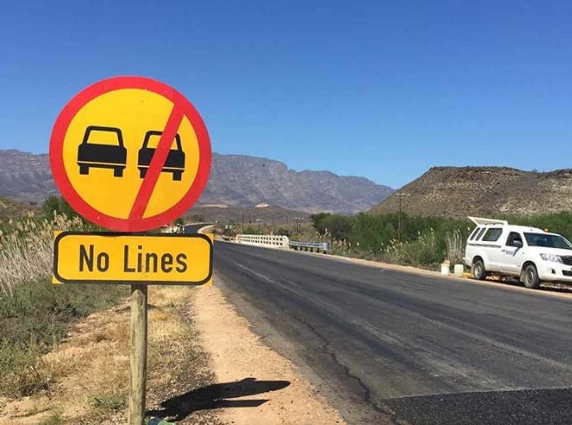 Road signs in South Africa and their meanings Road signs in South Africa and their meanings
