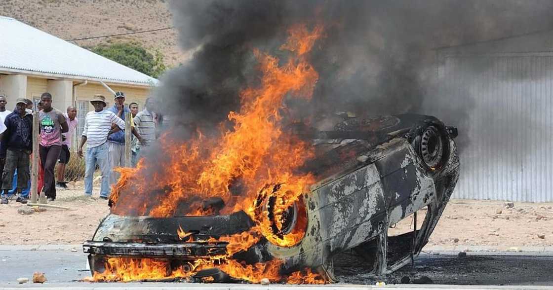 Community, Copesville, Pietermaritzburg, KwaZulu Natal, Violent, Protests, Electricity, House, Set alight, Cars, SAPS,
Spokesperson, Case, Public violence, Investigate