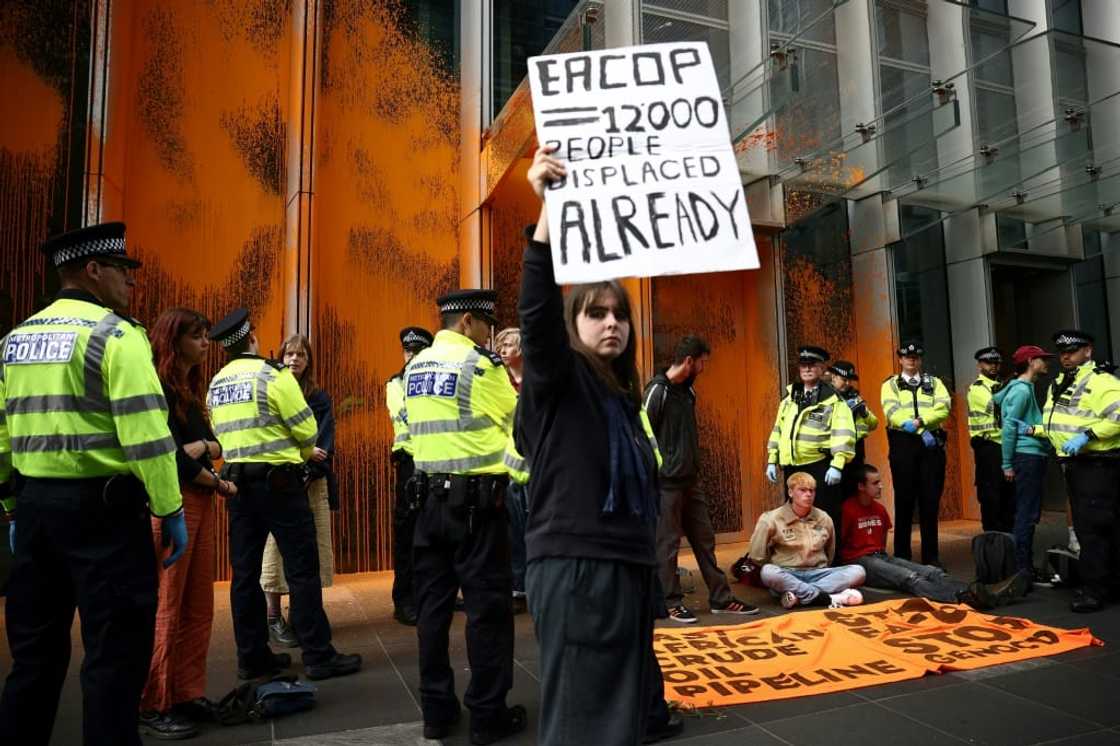 Protesters threw paint on the headquarters of TotalEnergies in London Protesters threw paint on the headquarters of TotalEnergies in London