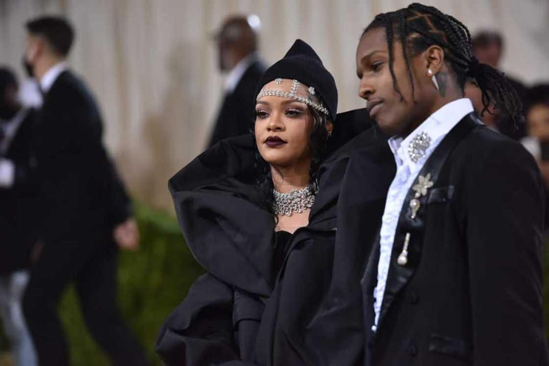 Rihanna height Rihanna height