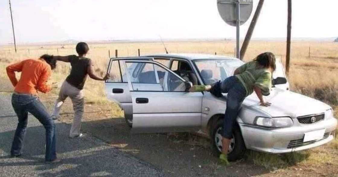 Woman, Dancing, Funny pic, Twitter reactions Woman, Dancing, Funny pic, Twitter reactions