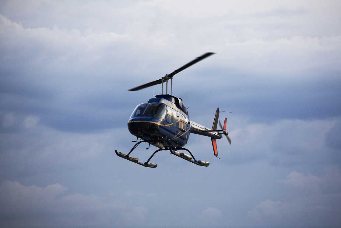 Helicopter towed by Land Cruiser Helicopter towed by Land Cruiser
