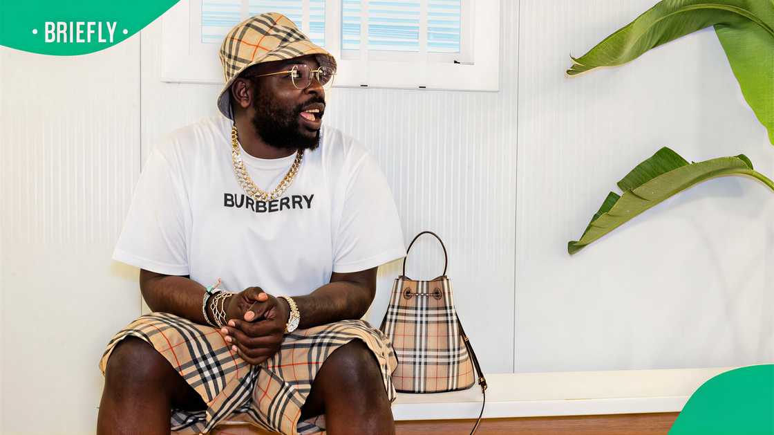 DJ Maphorisa flashed his wealth on social media DJ Maphorisa flashed his wealth on social media