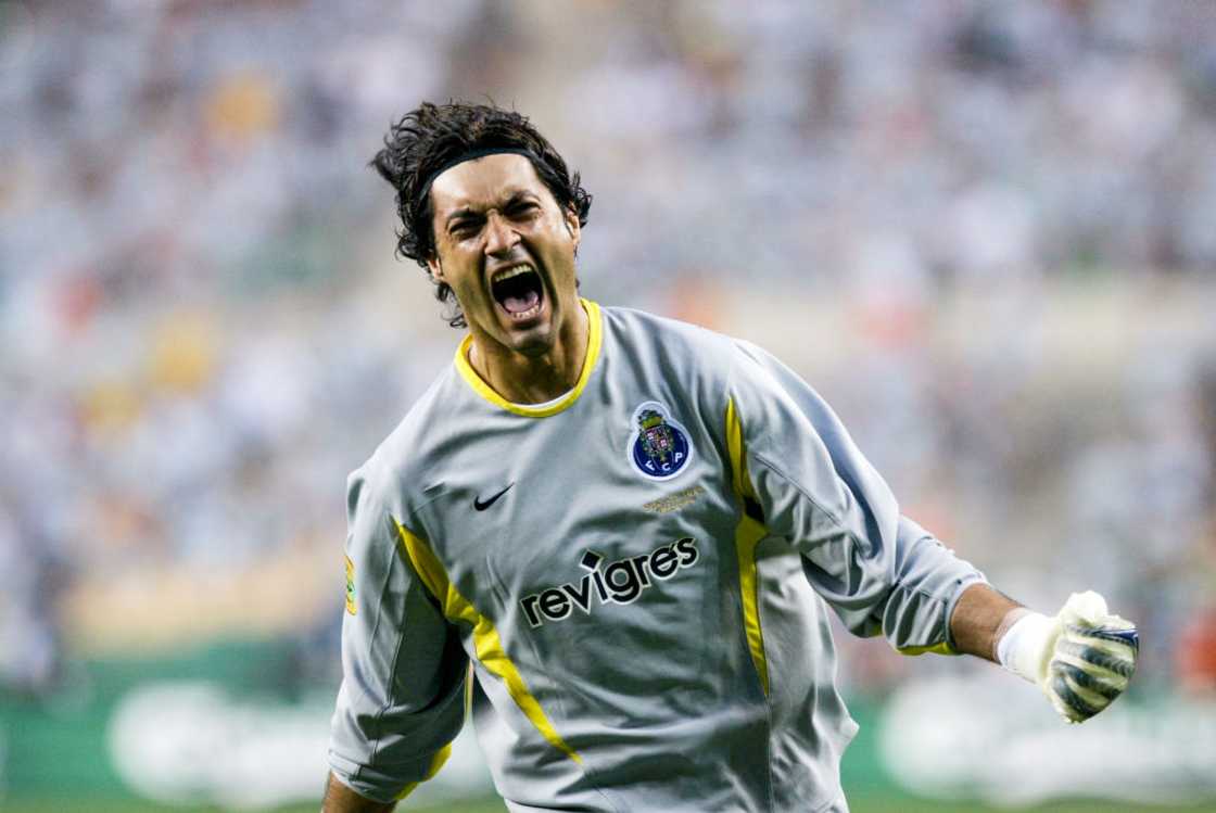 Vitor Baía of Porto celebrate the goal during the UEFA Cup Final match