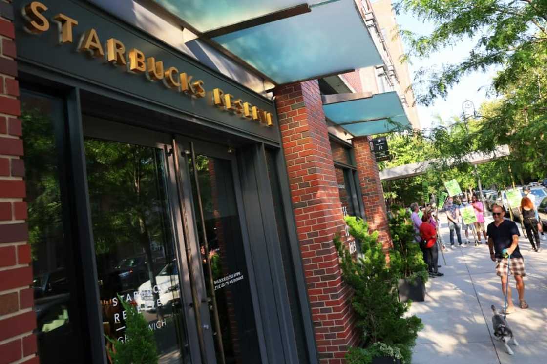 Starbucks reported mixed results, with strong sales in North America offsetting the hit from China's Covid lockdowns Starbucks reported mixed results, with strong sales in North America offsetting the hit from China's Covid lockdowns