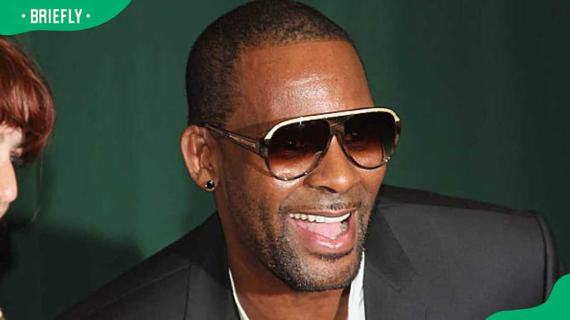 R. Kelly at Barnes & Noble Tribeca R. Kelly at Barnes & Noble Tribeca