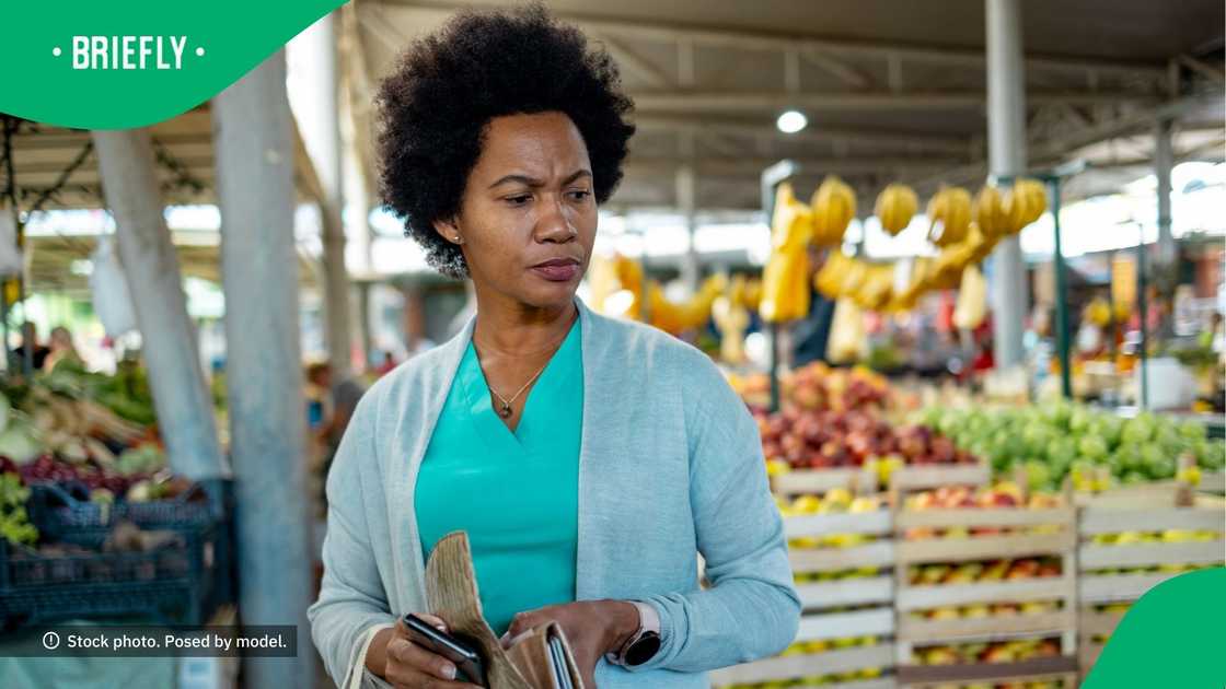 Half of salary earners are left with R1,000 or less by payday Half of salary earners are left with R1,000 or less by payday