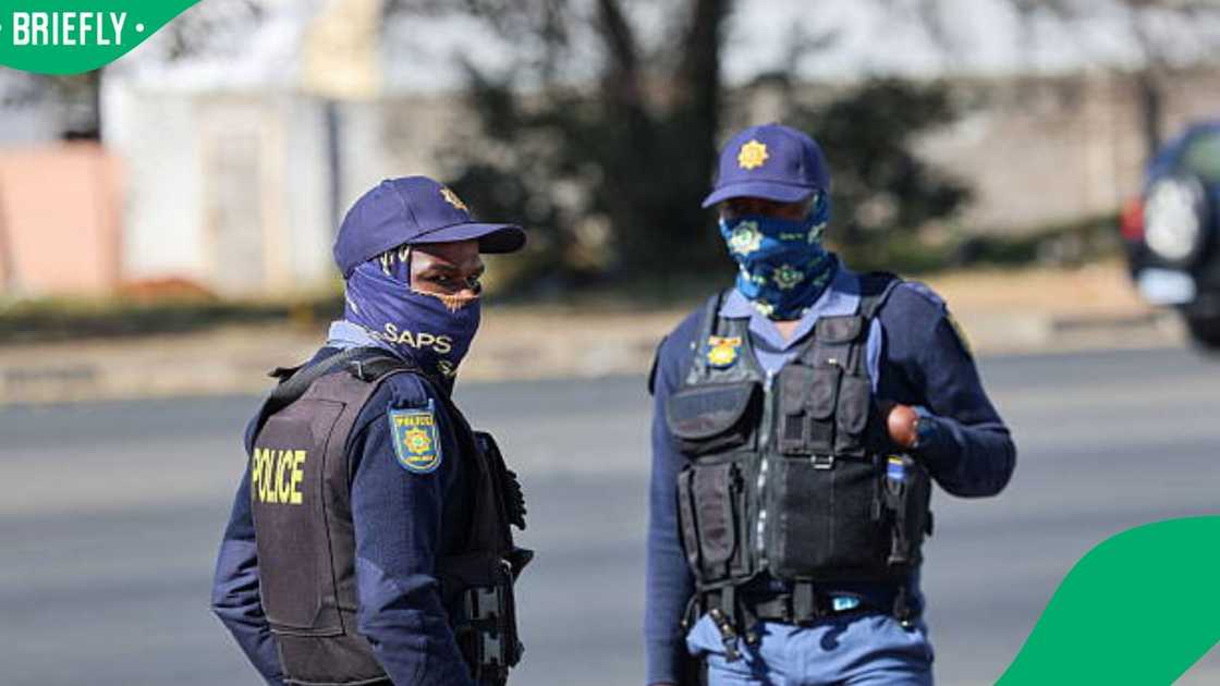 SAPS officers