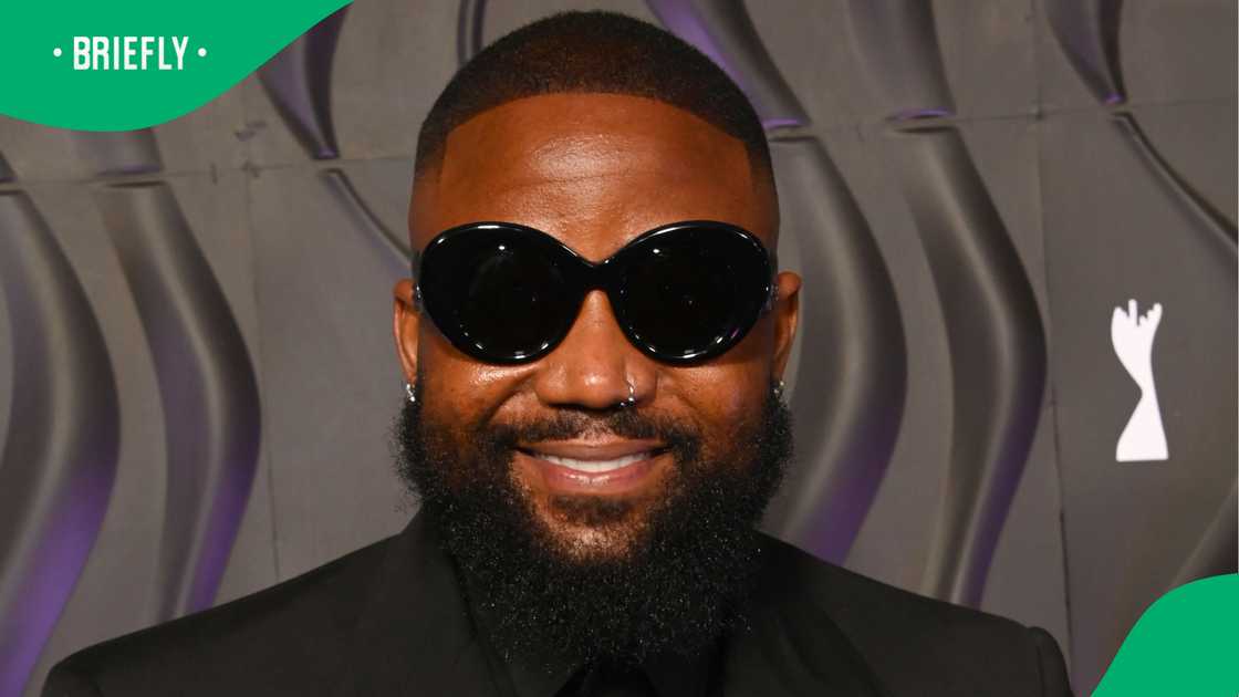 Netizens reacted to Cassper being belittled by an online user