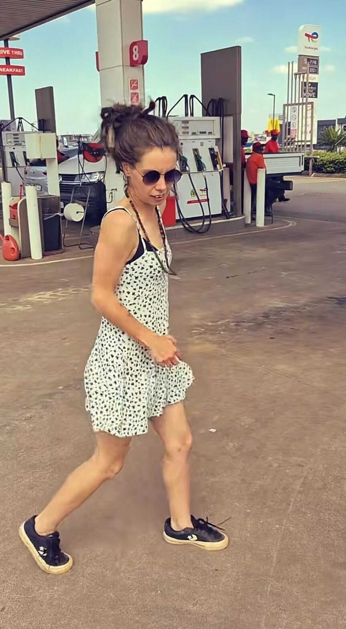 Cape Town dancer Kaegen Grobbelaar stunned crowds with her dance at a busy petrol station. Cape Town dancer Kaegen Grobbelaar stunned crowds with her dance at a busy petrol station.