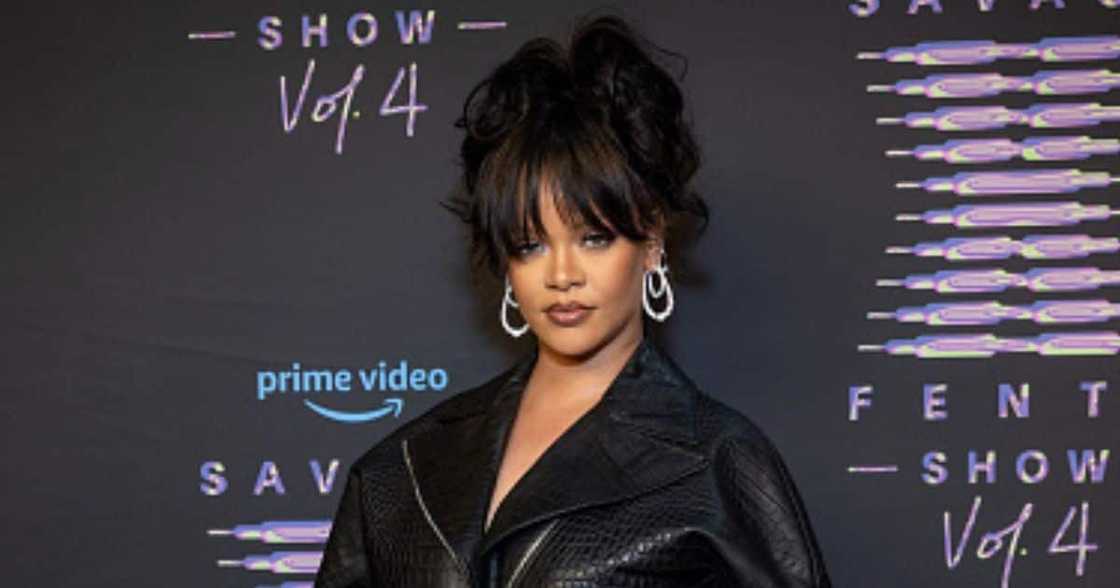Rihanna's goofy behaviour at the Oscars went viral. Rihanna's goofy behaviour at the Oscars went viral.