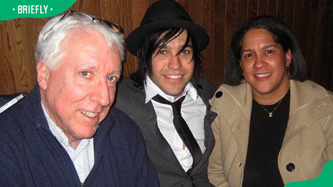 Pete Wentz with his father and his mother.