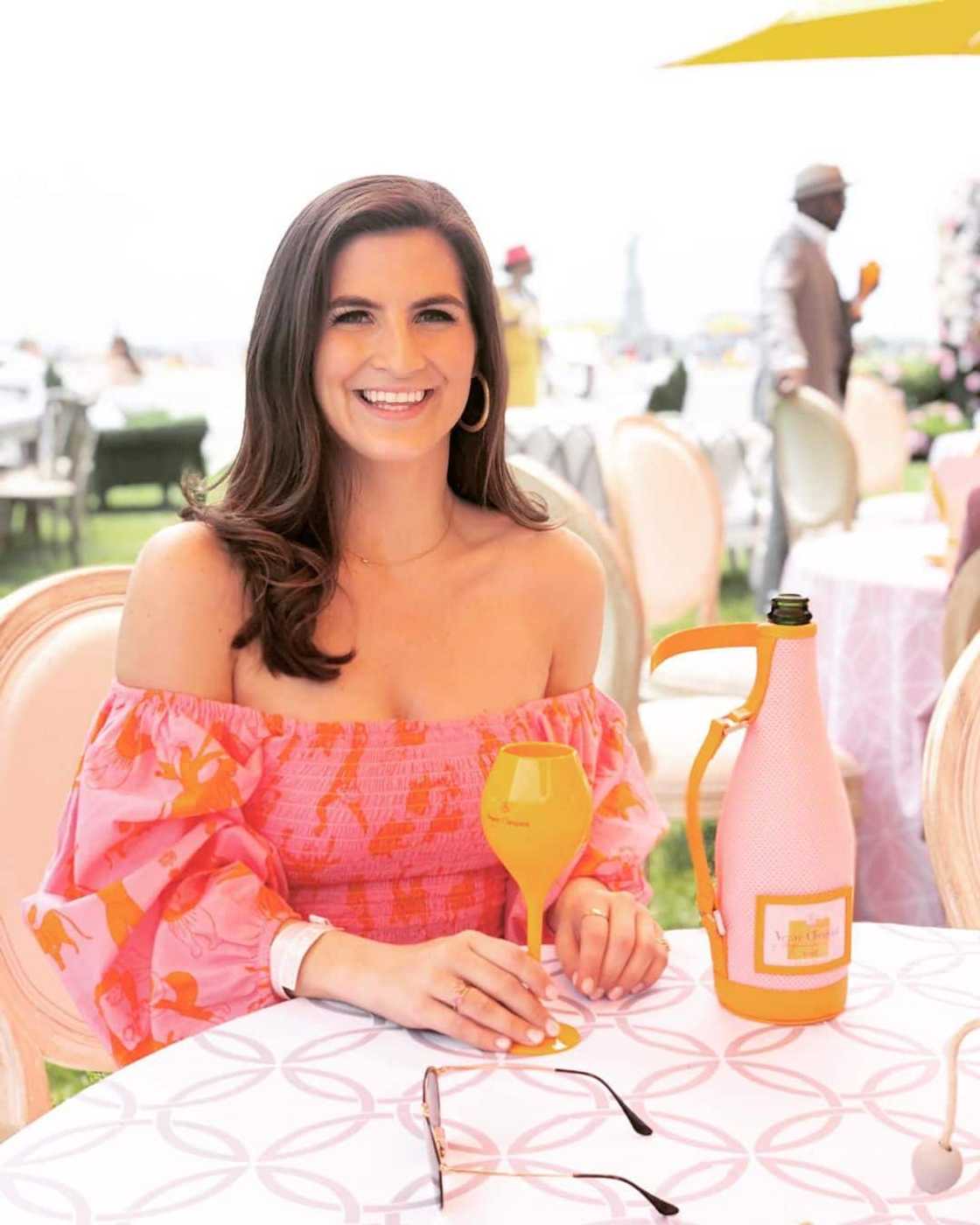 Kaitlan Collins net worth Kaitlan Collins net worth