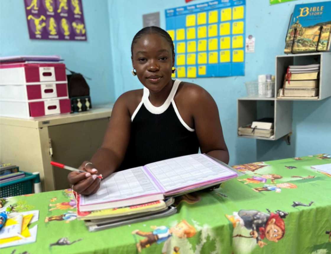 Others thanked the teacher for a job well done, asking her to share more videos of them Others thanked the teacher for a job well done, asking her to share more videos of them