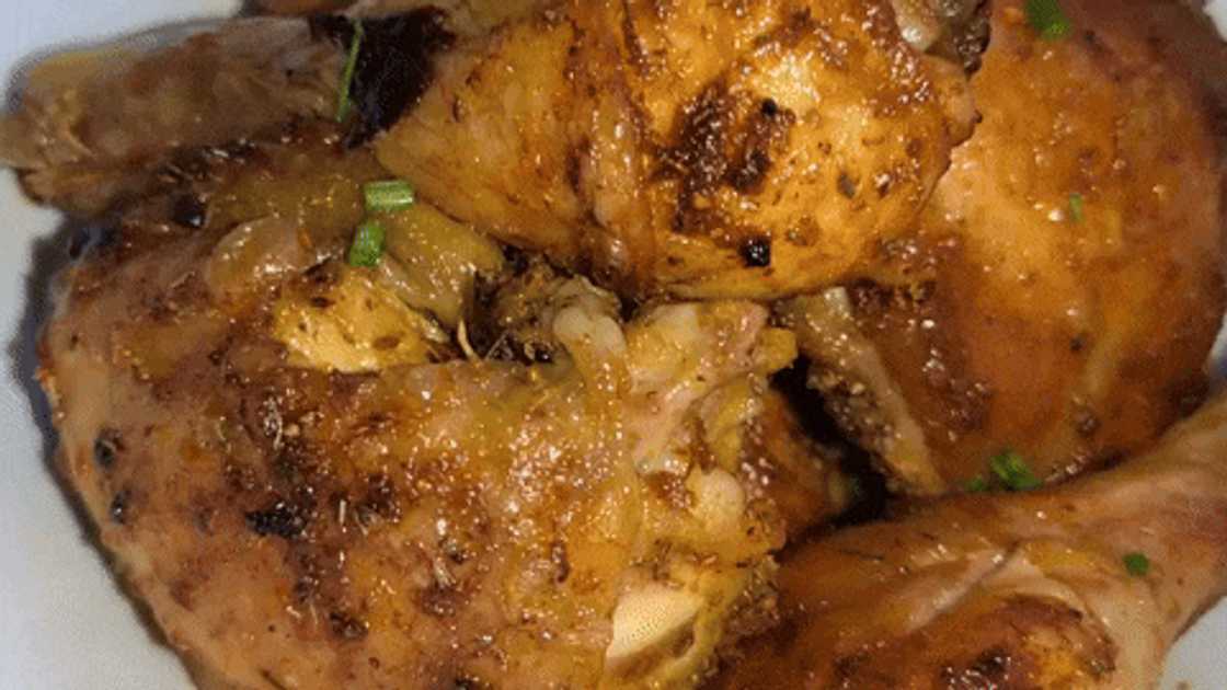 Ready-to-eat roast chicken Ready-to-eat roast chicken