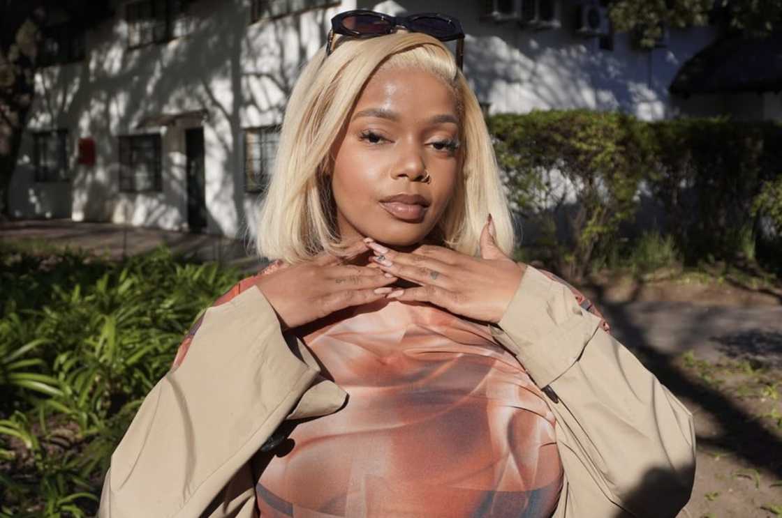 Fans obsessed over Shekhinah's new pictures Fans obsessed over Shekhinah's new pictures