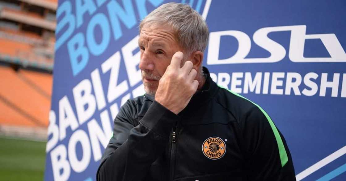 Kaizer Chiefs, Stuart Baxter, goalkeepers, Bruce Bvuma, Brandon Petersen, Daniel Akpeyi, Itumeleng Khune, rotation, squad