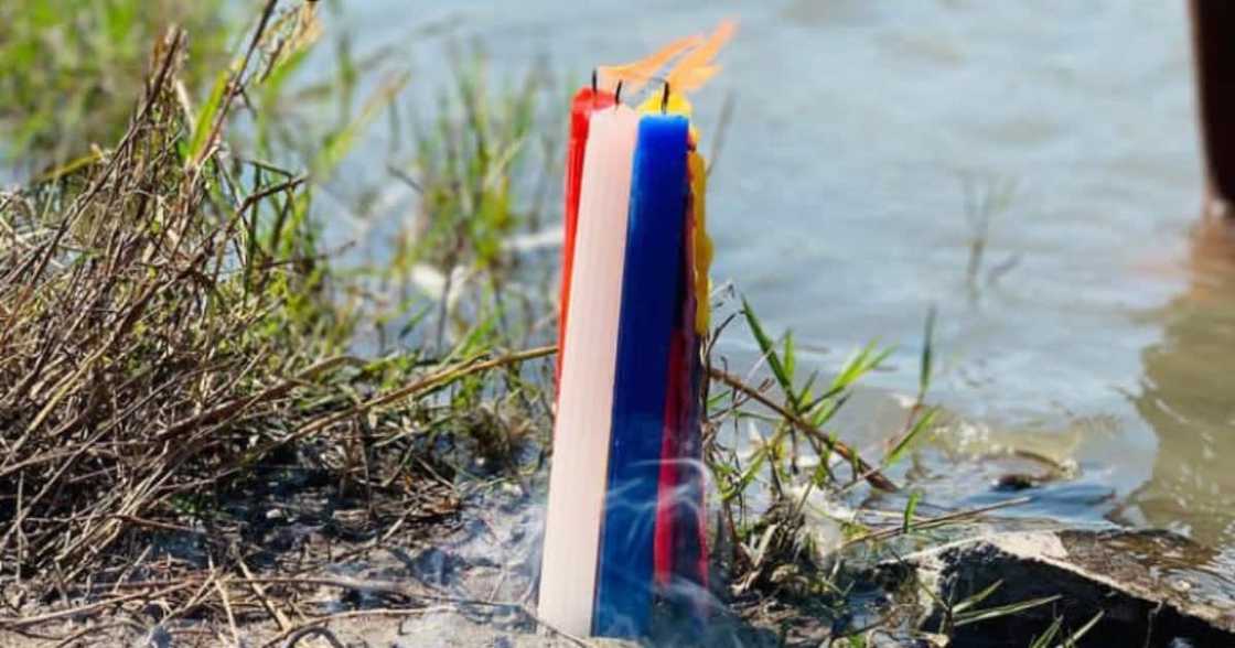 What does praying with a candle do? What does praying with a candle do?
