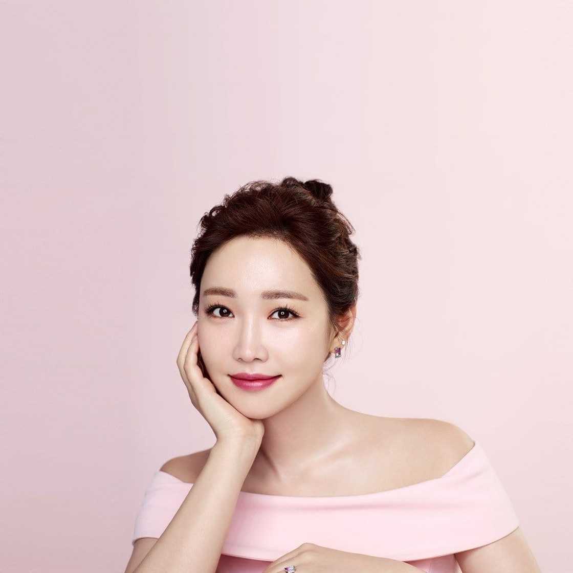 Ice Adonis cast Ice Adonis cast