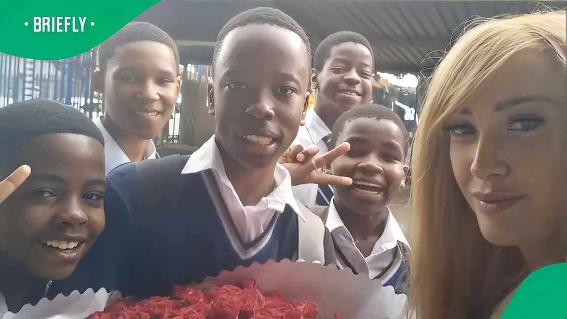 A TikTok picture of a teacher with learners