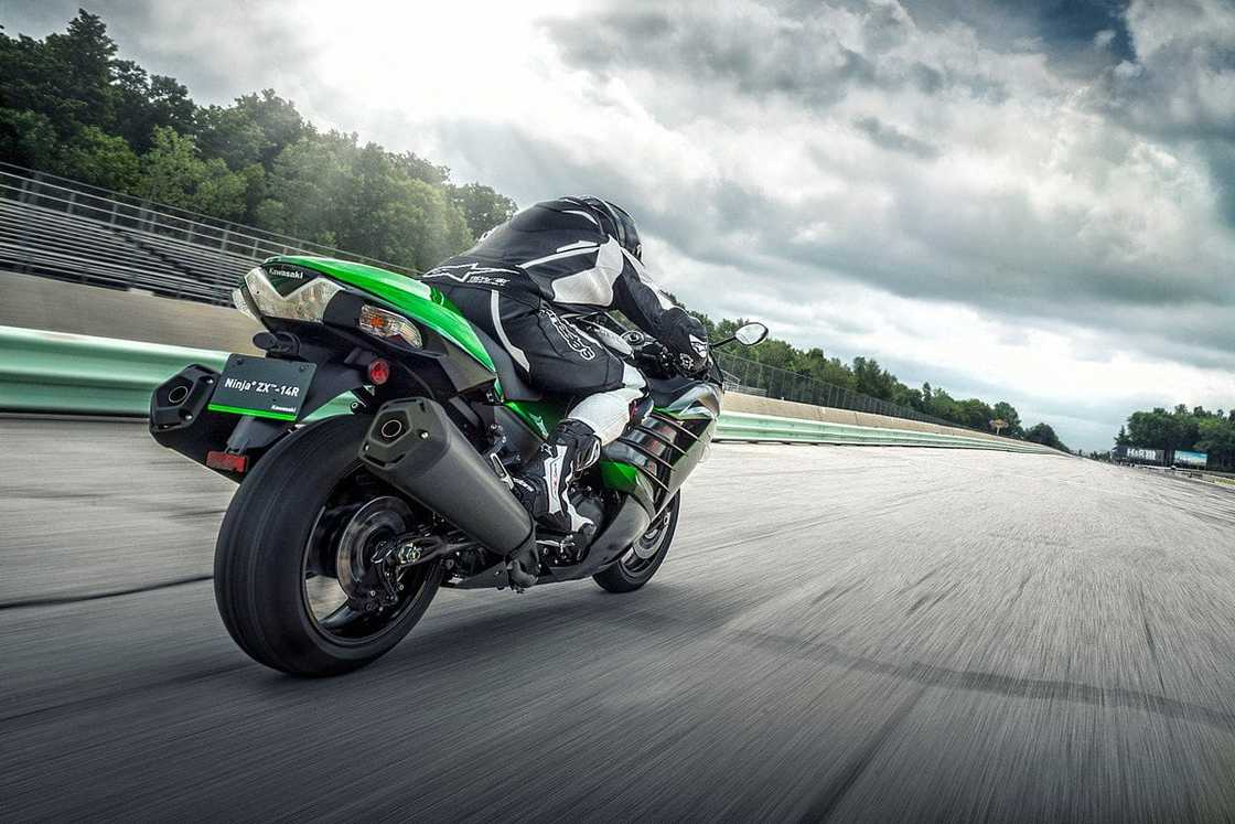 Which superbike is fastest? Which superbike is fastest?