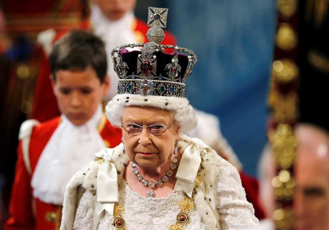 Queen Elizabeth II wore the Imperial State Crown for her coronation in 1953 Queen Elizabeth II wore the Imperial State Crown for her coronation in 1953