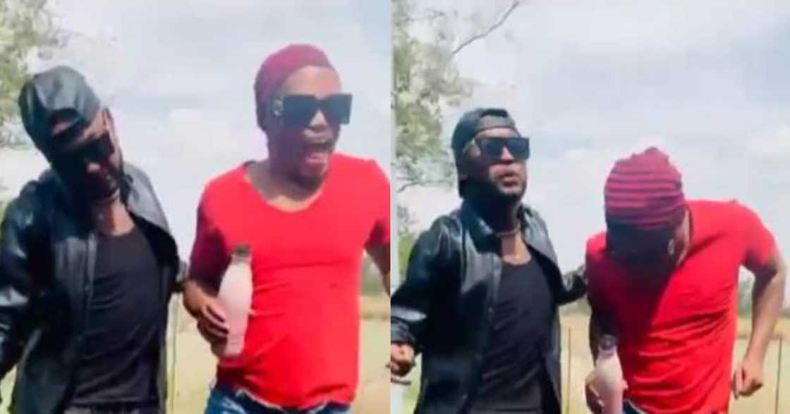 Somizi has a wardrobe malfunction while dancing with Vusi Nova Somizi has a wardrobe malfunction while dancing with Vusi Nova