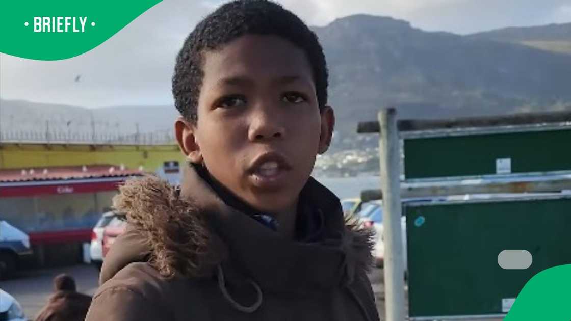 Grade 5 learner gets money from BI Phakathi while selling cotton candy