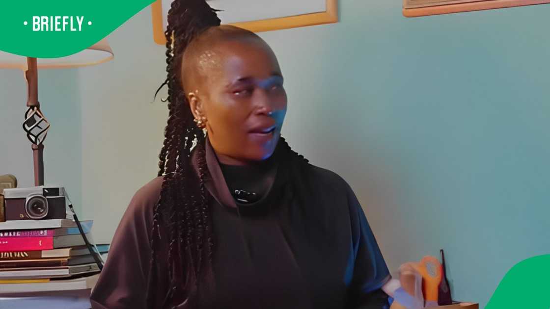 Woman sees mom's ghost Woman sees mom's ghost