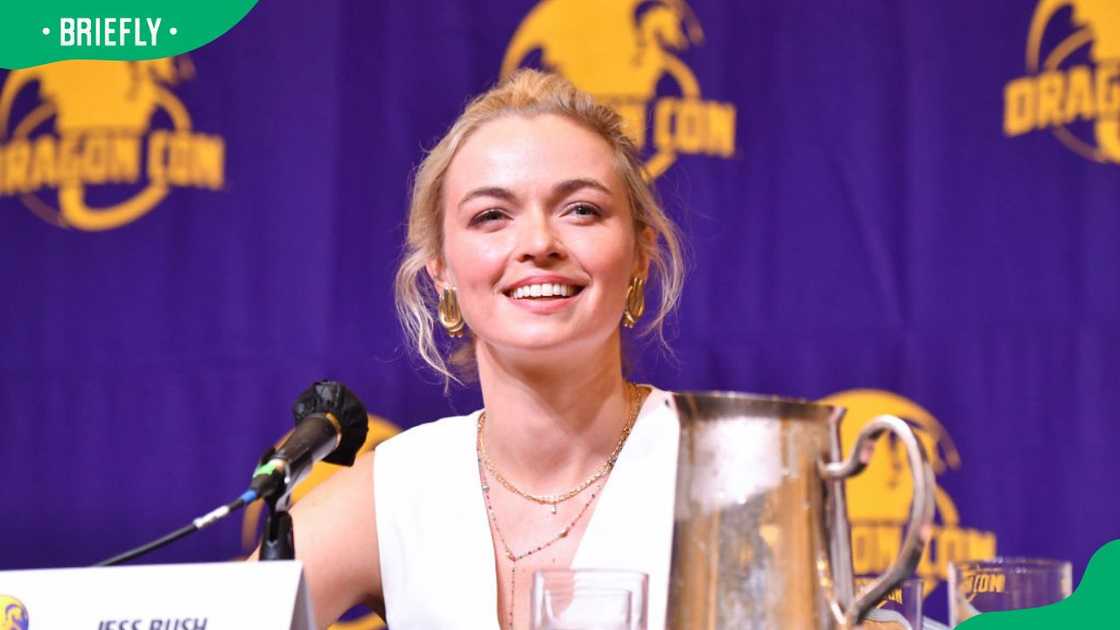 Jess Bush at the 2022 Dragon Con in Atlanta, Georgia Jess Bush at the 2022 Dragon Con in Atlanta, Georgia