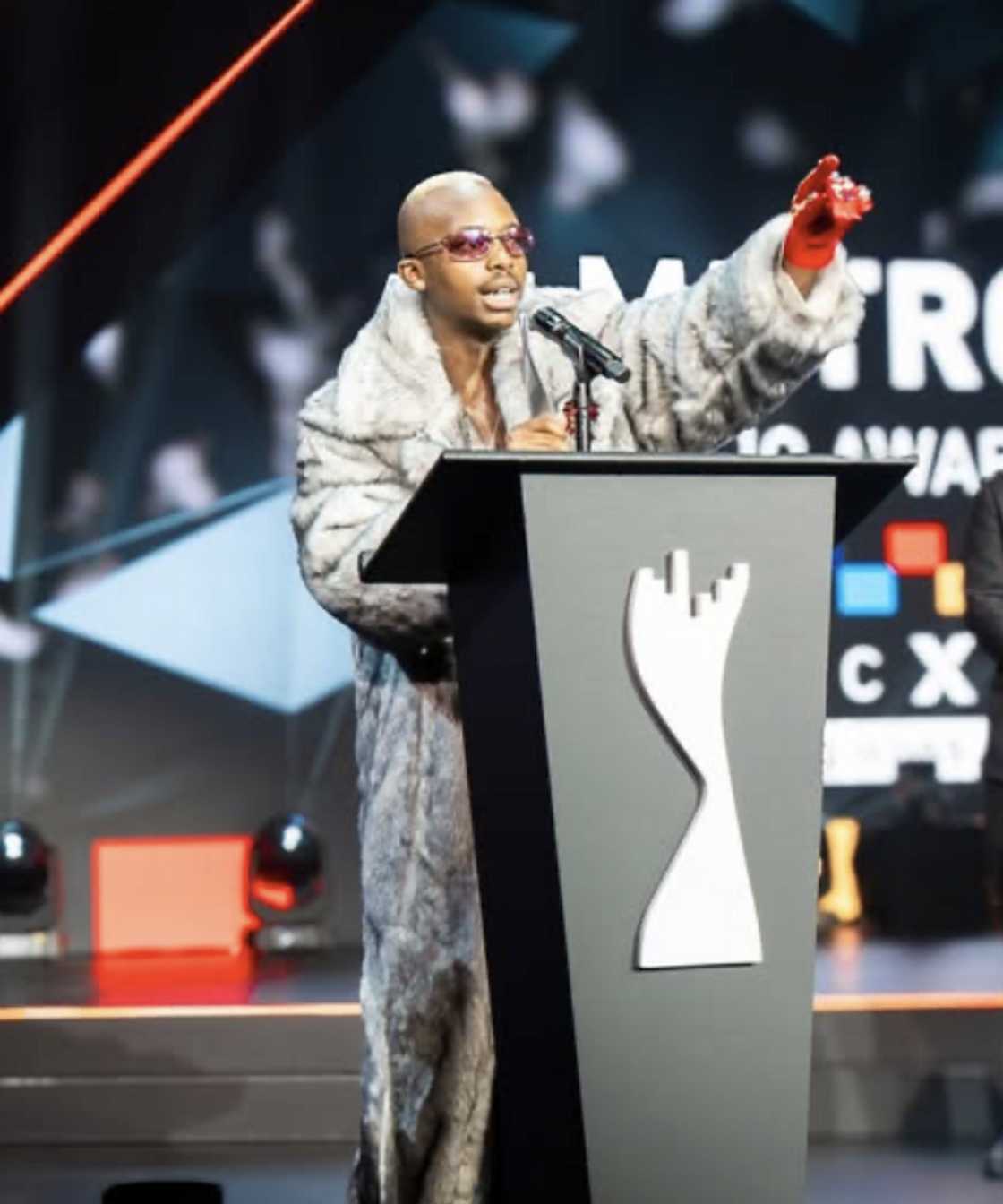 Online users discussed Ciza's award wins Online users discussed Ciza's award wins