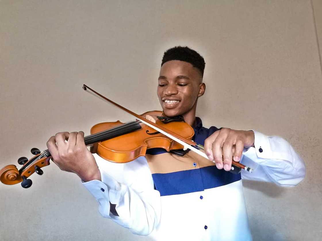Meet the BSc Student Whose Violin Skills Made Him a Viral Sensation Meet the BSc Student Whose Violin Skills Made Him a Viral Sensation