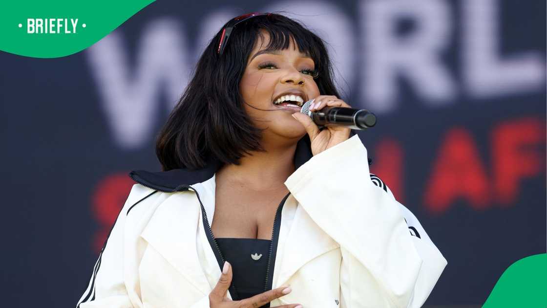 Shekhinah shares photo with her alleged baby daddy