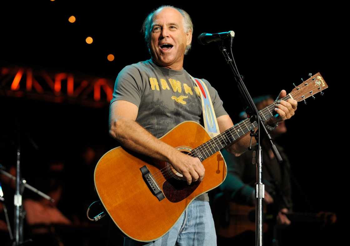 Jimmy Buffett performs as part of the Annual Bridge School Benefit