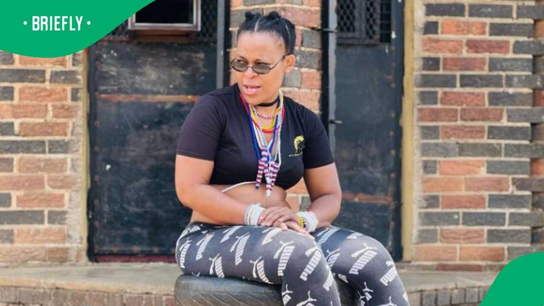 Zodwa involved in a fight. Zodwa involved in a fight.