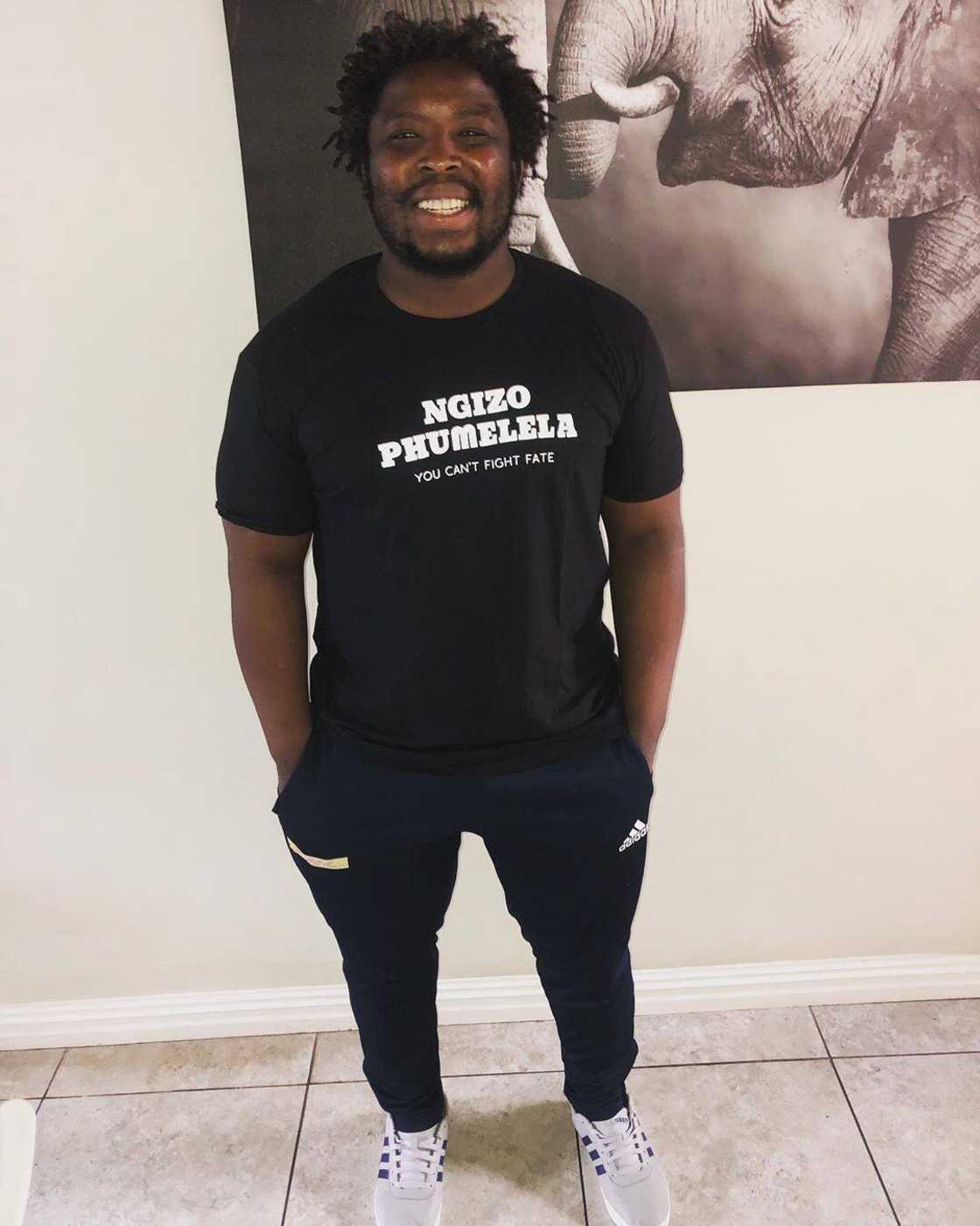 Scarra Ntubeni biography: age, wife, family, school, Springboks and Instagram