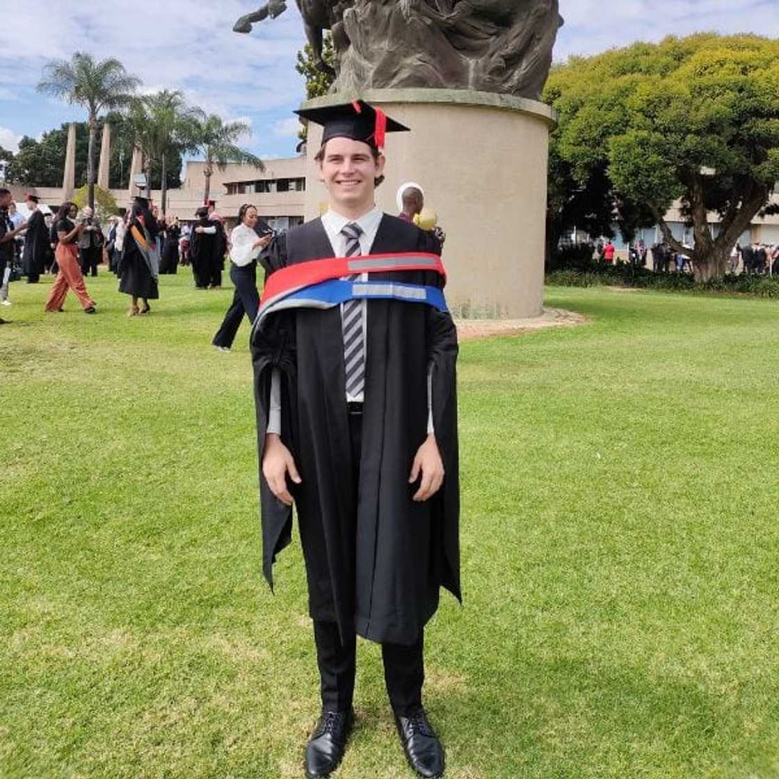 University of Pretoria, LLB Graduate University of Pretoria, LLB Graduate