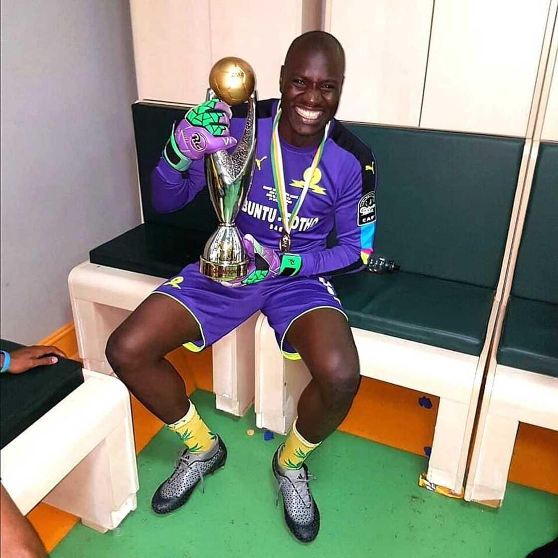 Denis Onyango's highlights Denis Onyango's highlights