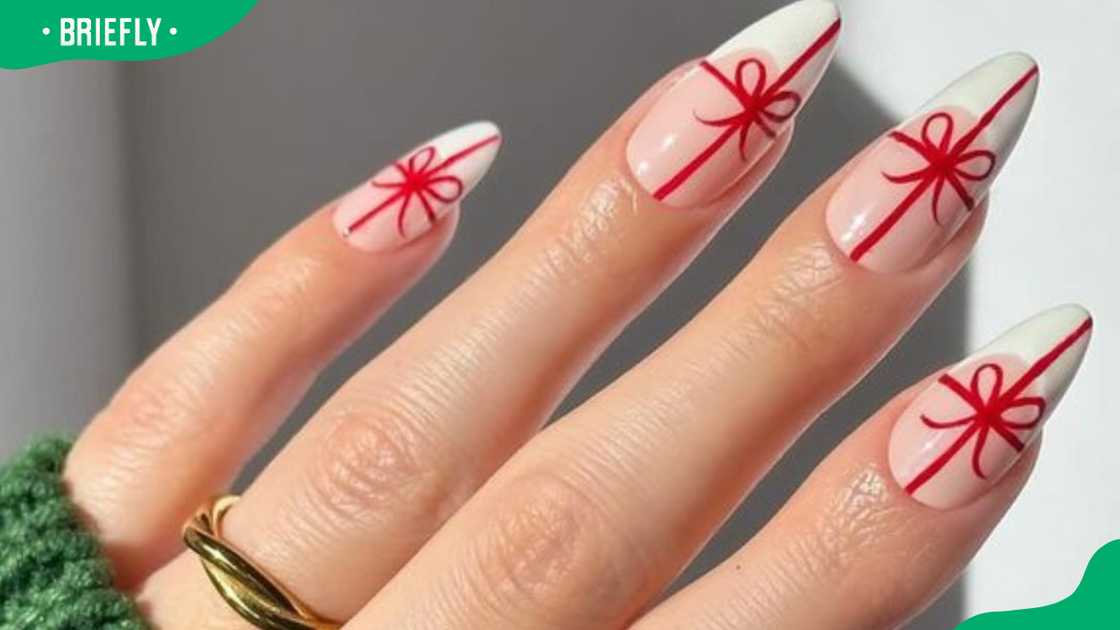 Holiday present nails Holiday present nails