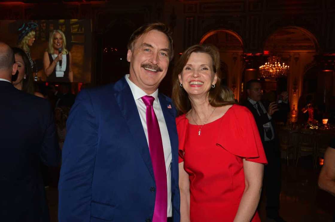 Mike Lindell an Kendra Reeves Mike Lindell an Kendra Reeves