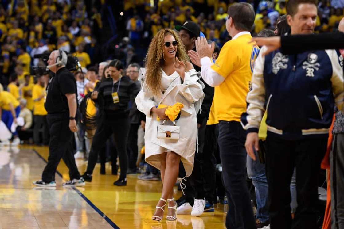 Beyoncé's height 5 3