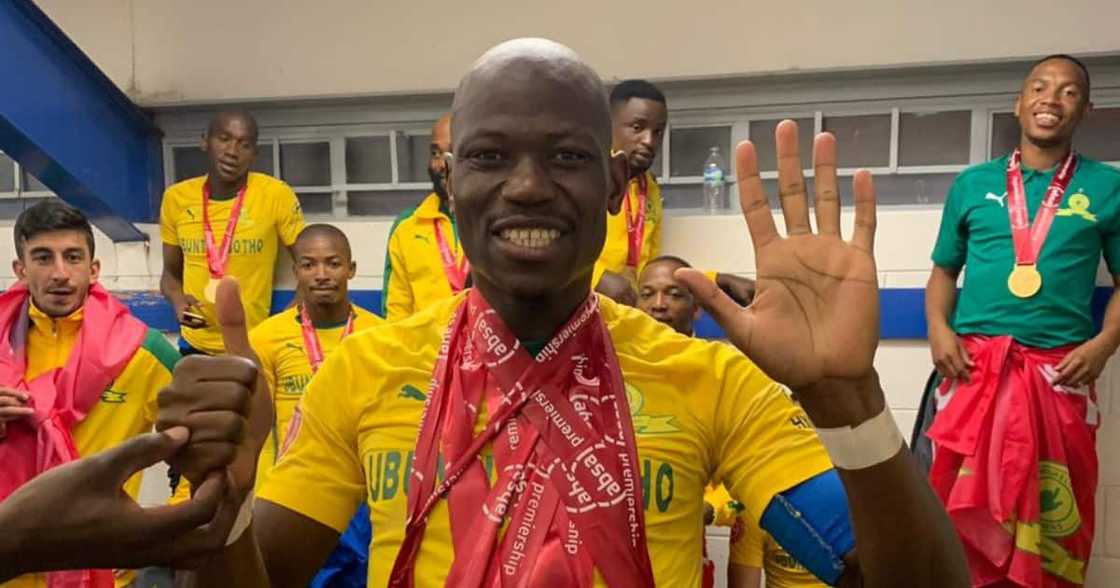 Hlompho Kekana, leaves, Mamelodi Sundowns, out of favour, history, captain