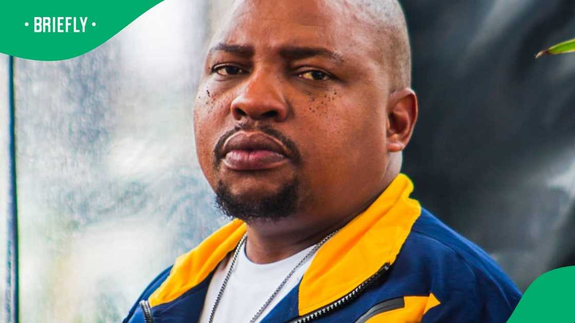 Proffessor slams an imposter on social media. Proffessor slams an imposter on social media.