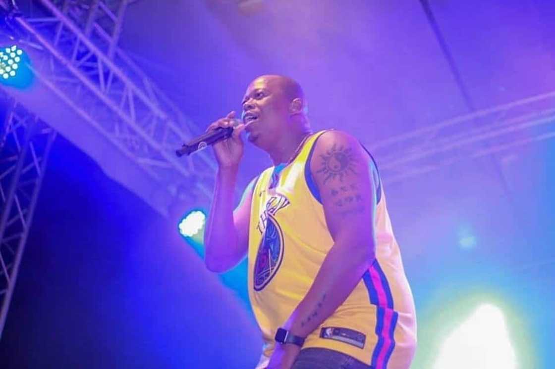 Mampintsha posts R800 cash reward for his stolen iPhone charger