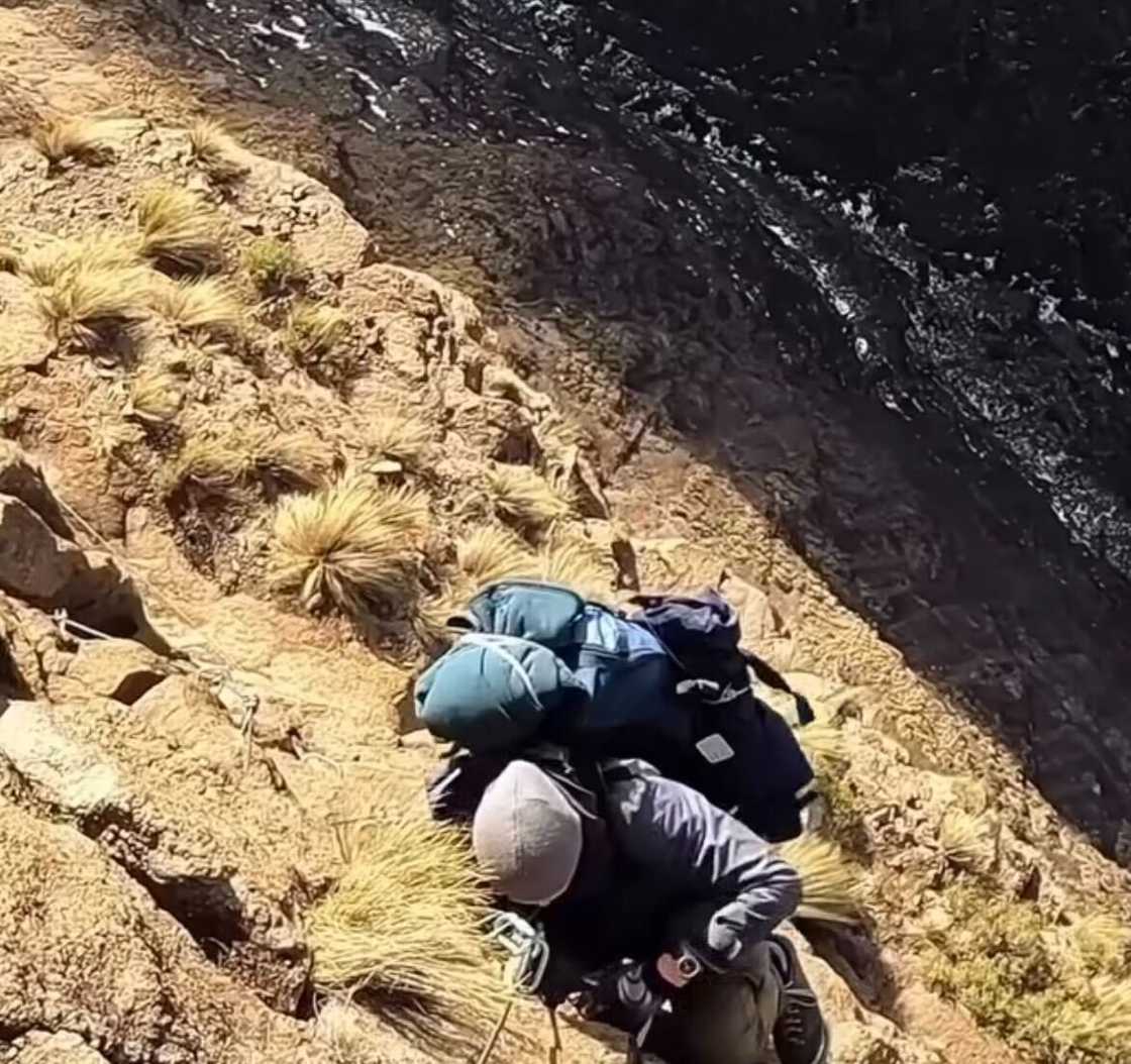 South Africans couldn’t stop laughing at a man’s telemarketing call while hiking.