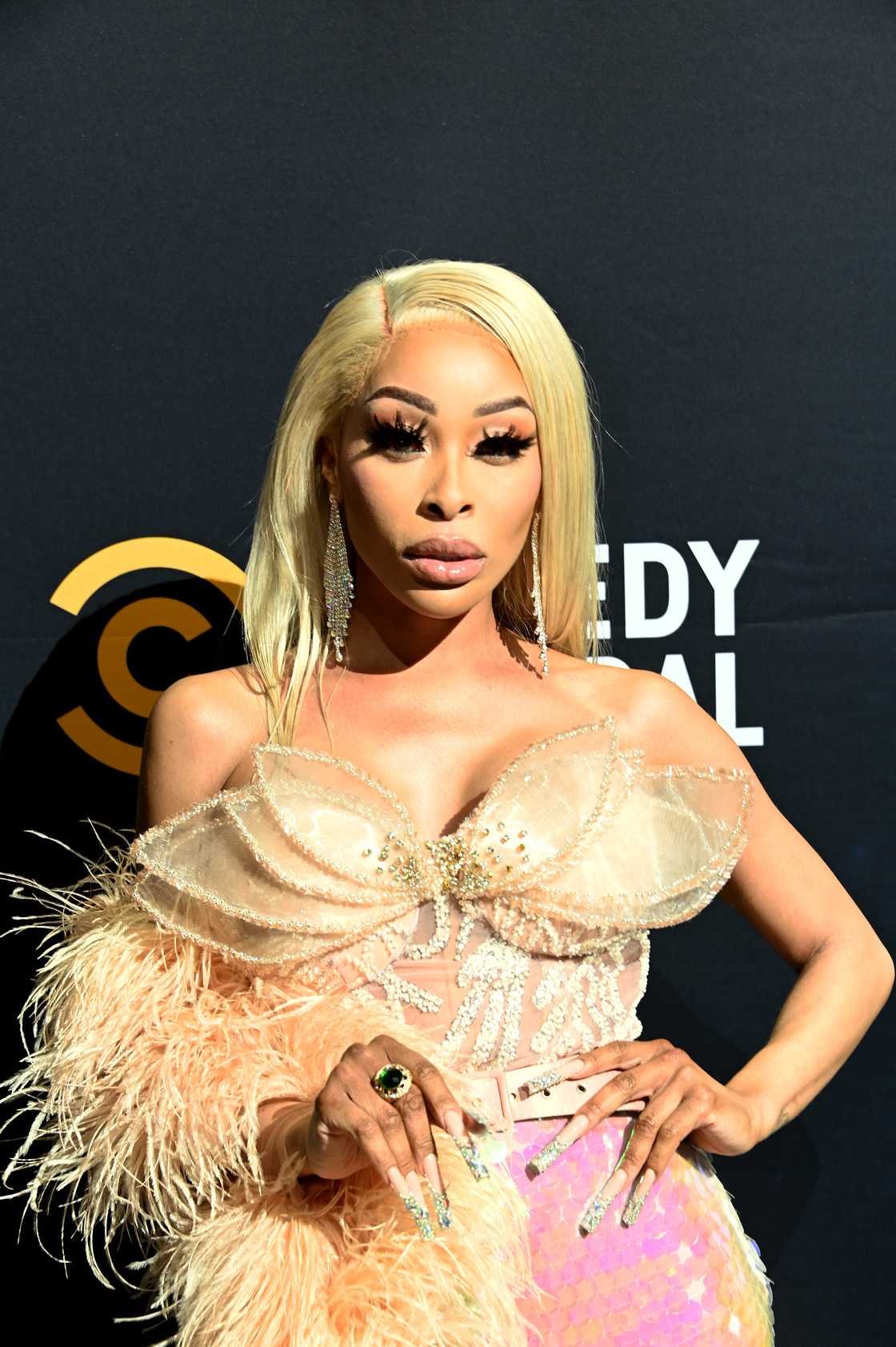 Netizens reacted to Khanyi Mbau's new picture Netizens reacted to Khanyi Mbau's new picture
