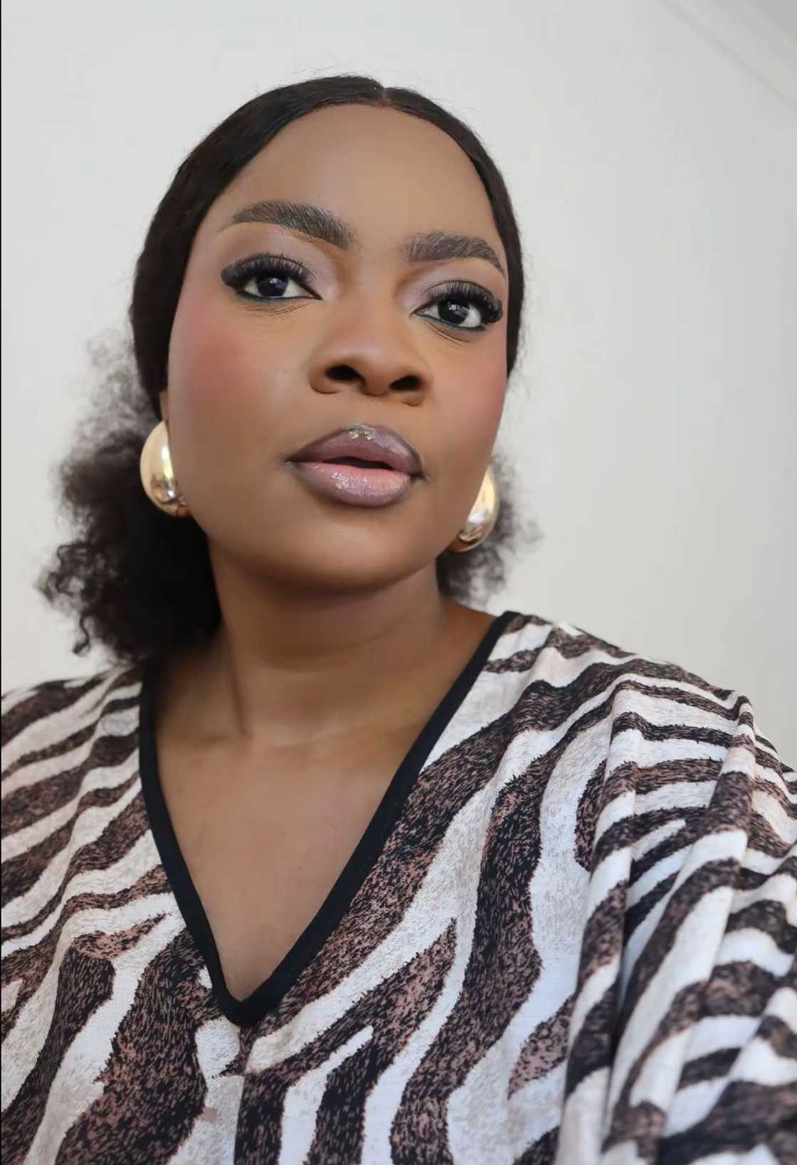 A South African woman displayed her stylish Jet sets on TikTok, sparking a wave of praise from fashion enthusiasts.